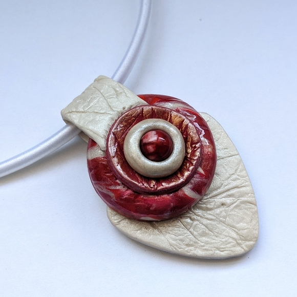 Pendant necklace in Boho style leather imitation handmade with gemstones - Picture 1 of 5
